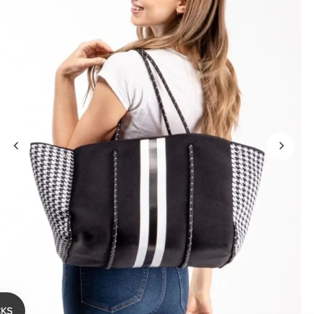 Stylish Black and Pink Tote Bag - Houndstooth - BRAND NEW - Pouch